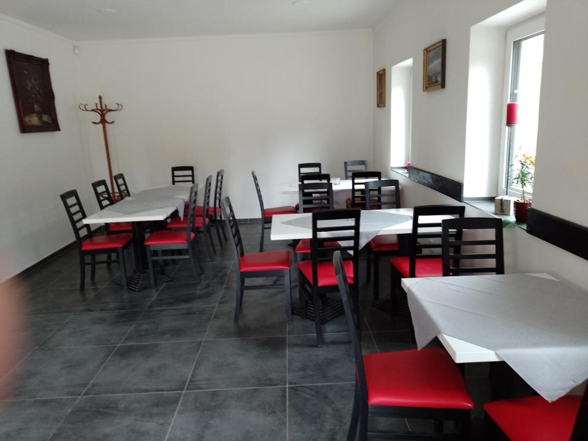 Penzion Litohlavy 17 - Na Samote U Lesa Králŭv Dvŭr المظهر الخارجي الصورة