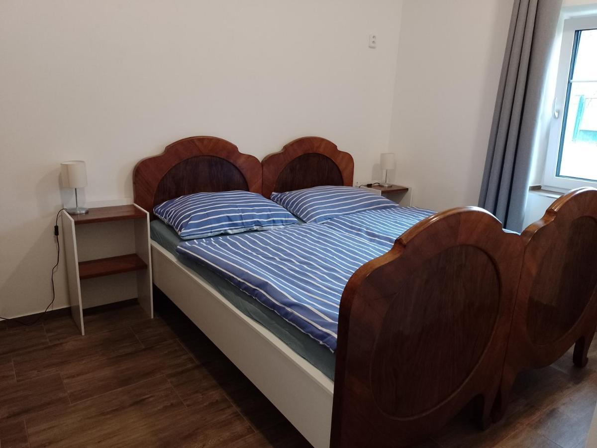 Penzion Litohlavy 17 - Na Samote U Lesa Králŭv Dvŭr المظهر الخارجي الصورة